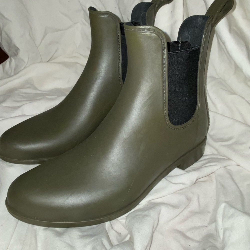 Rubber rain booties